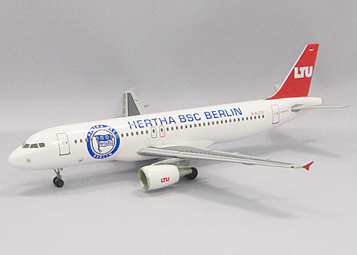 Herpa Wings A320 LTU国際航空 「ヘルタ BSC ベルリン」 D-ALTD 1/200