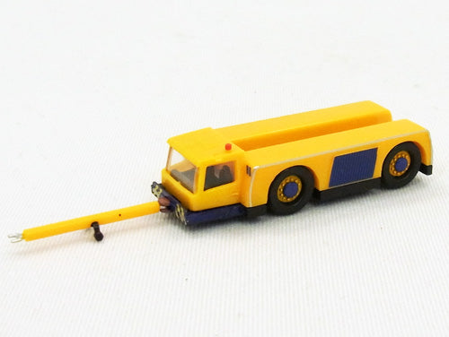 Airport Accessories Ground Support Vehicle (GSE) Towing Car (Aircraft Towing Vehicle) "Kogel KAMAG Tow Bear" Yellow Paint 1/200 [550796]