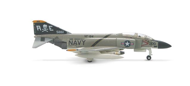 F-4JファントムII アメリカ海軍 第84戦闘飛行隊「ジョリーロジャース」空母フランクリン・D・ルーズベルト搭載 70年代 AE200 1/200 [554541]