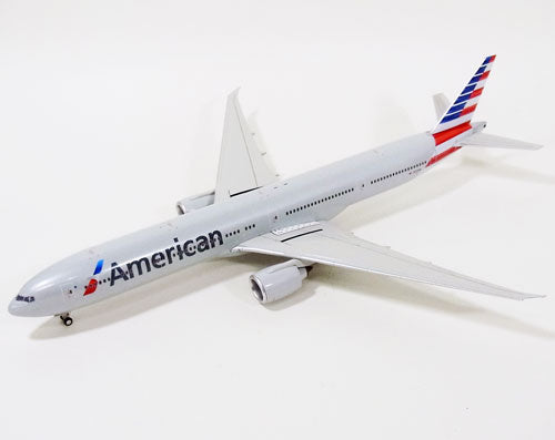 777-300ER American Airlines New Paint N717AN 1/200 *Plastic [555883]