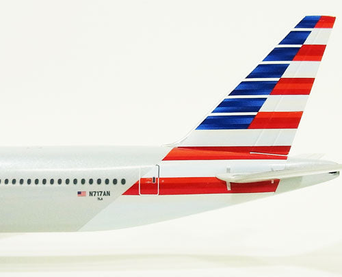 777-300ER American Airlines New Paint N717AN 1/200 *Plastic [555883]