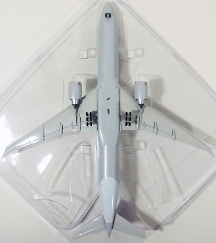 777-300ER American Airlines New Paint N717AN 1/200 *Plastic [555883]