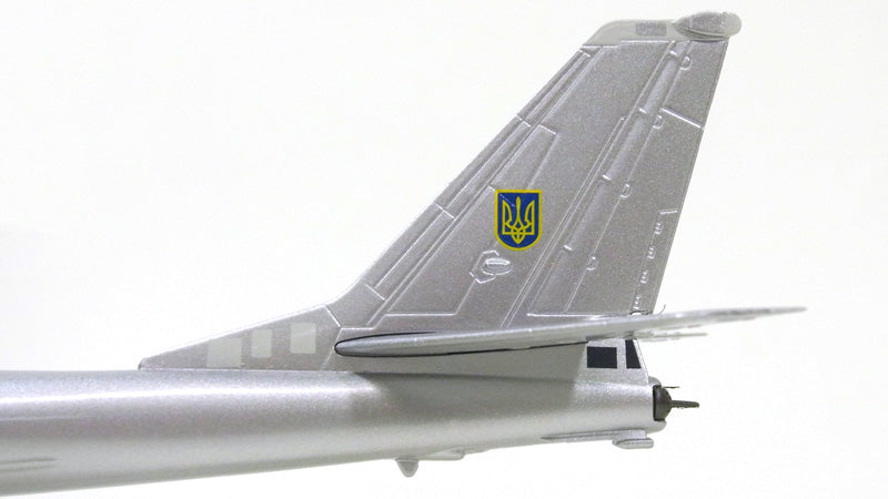 Herpa Wings ツポレフTU-95MS「ベアH」 ウクライナ空軍 第106重爆撃機