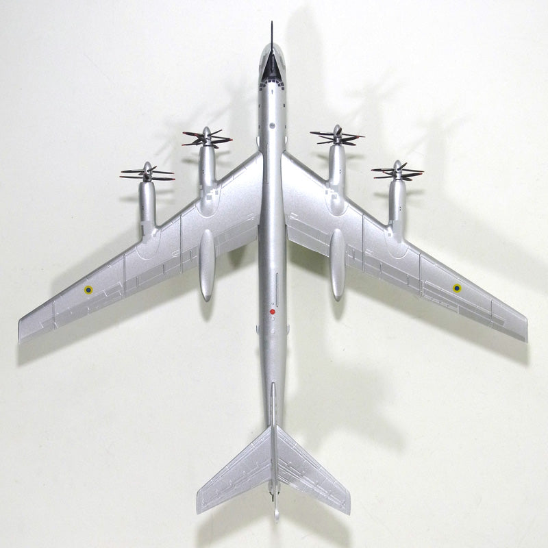 图波列夫 TU-95MS“熊 H”乌克兰空军第 106 重型轰炸机师（保存在波尔塔瓦博物馆）#01 1/200 *新模具，由金属制成 [556538]