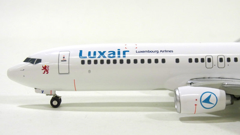 737-800w Lux Air LX-LGV 1/200 *Plastic [556590]