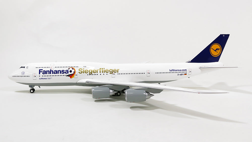 Herpa Wings 747-8i ルフトハンザドイツ航空 特別塗装 「Fanhansa