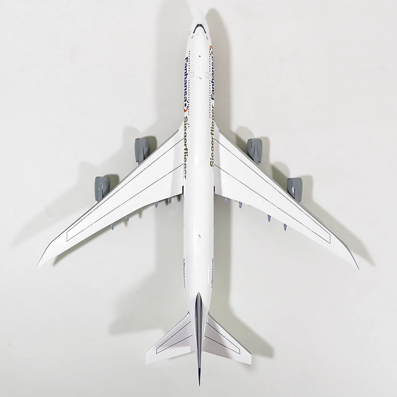 747-8i Lufthansa Special Paint "Fanhansa Siegerflieger (Winner's Flight)" D-ABYI 1/200 *Plastic [556767]