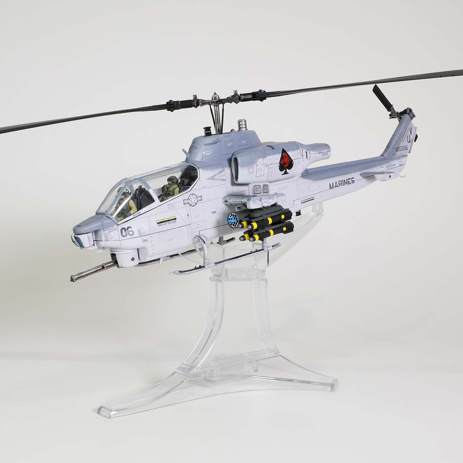 Amazon.co.jp: コーギー 1/48 ベル AH-1G ヒューイコブラ 攻撃