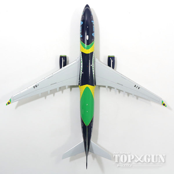 A330-200 アズール航空 「Brazilian Flag」 1/200 ※プラ製 [557238]