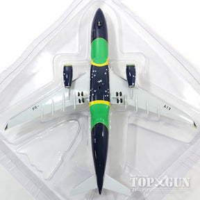 A330-200 アズール航空 「Brazilian Flag」 1/200 ※プラ製 [557238]