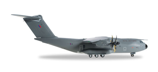 A400M Atlas, Royal Air Force No. 70 (LXX) Squadron, RAF Brize Norton, ZM400, 1/200 scale, made of metal [557641]