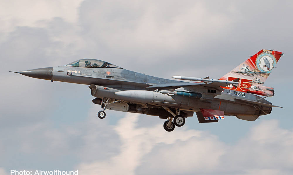 F-16A Netherlands Air Force 332SQ Leeuwarden Air Base 75th Anniversary J-879 1/200 *Made of metal [570992]