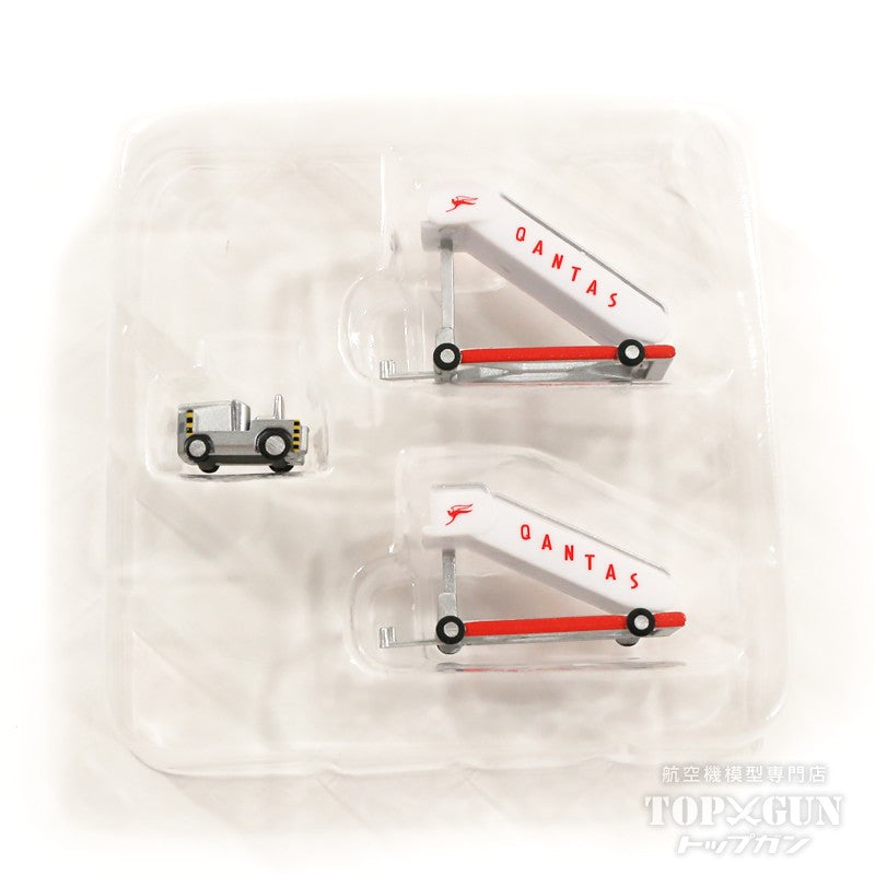 Herpa Wings カンタス航空 ヒストリック タラップ車 x 2、牽引車 x1