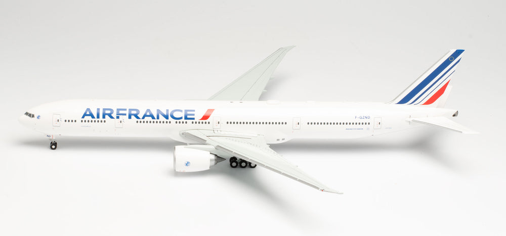 777-300ER Air France 2021 new paint F-GZND "La Rochelle" 1/200 [571784]