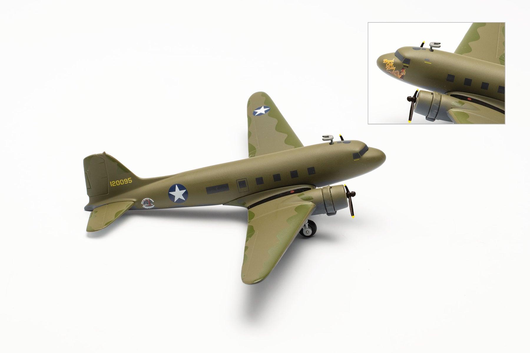 【予約商品】C-53（DC-3A） アメリカ陸軍航空軍塗装（民間保存機）  2022年 #41-20095 「ビーチシティ・ベイビー」/N34DF 1/200 [572606]