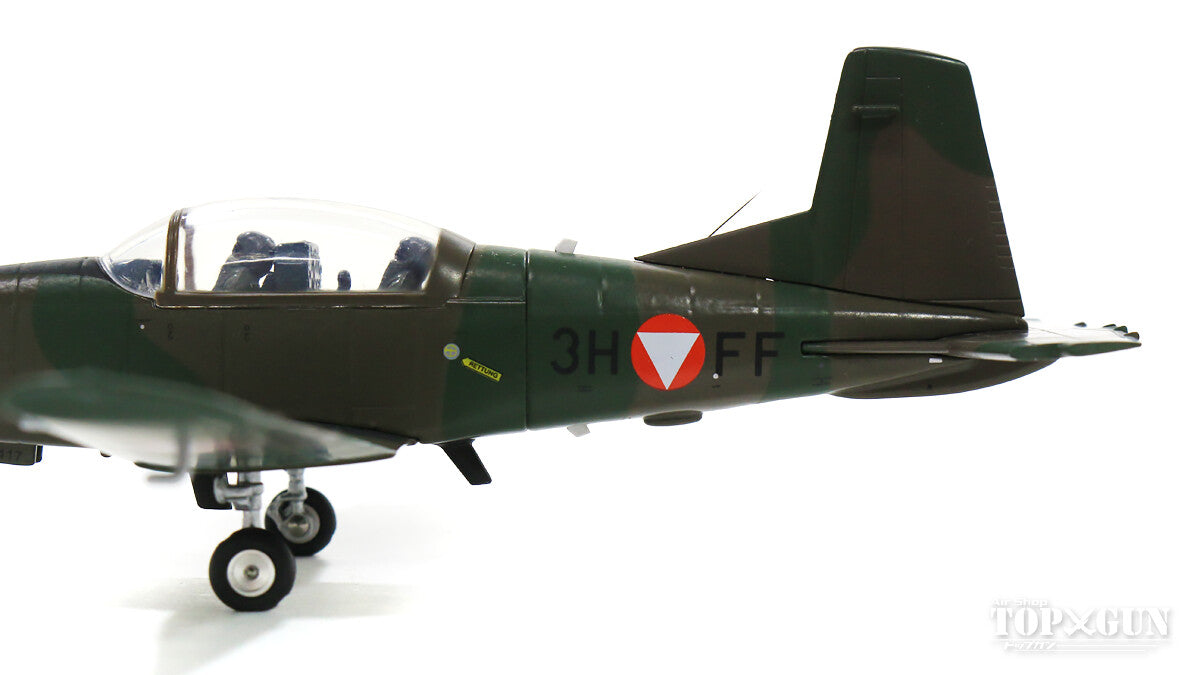 PC-7 Austrian Air Force Flight School Hinterstoisser Base 1/72 *Made of metal [580526]