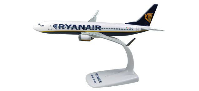 737-800w Ryanair (Snap-in model, stand model, no landing gear) *Plastic 1/200 [609395]