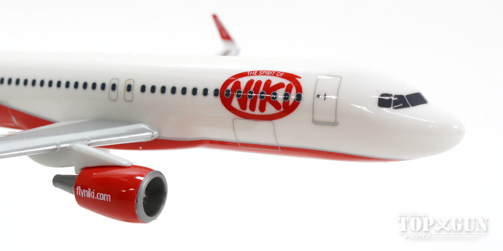 A320 Niki Airlines (Snap-in model, stand version, no landing gear) OE-LEY 1/200 *Plastic [609708-001]