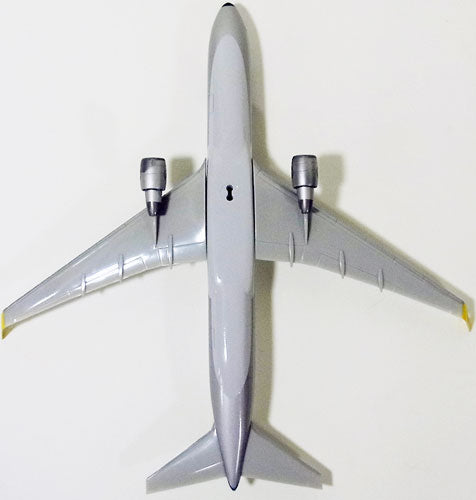 767-300ERw Condor Retro Color (Snap-in model, stand version, no landing gear) *Plastic 1/200 [609715]