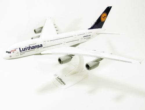 A380-800 Lufthansa Special Paint "FC Bayern Munich" (Snap-in model, stand version, no landing gear) *Plastic 1/250 [609852]