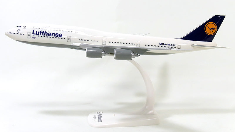 747-8i Lufthansa (Snap-in model, stand version, no landing gear) D-ABYH 1/250 *Plastic [610001]