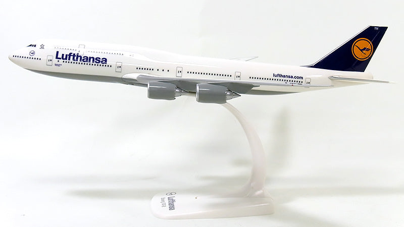 747-8i ルフトハンザドイツ航空 （スナップインモデル・スタンド仕様・ランディングギアなし） D-ABYH 1/250 ※プラ製 [610001]