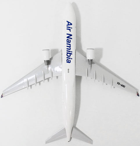 A330-200 Air Namibia (Snap-in model, stand version, no landing gear) V5-ANO 1/200 *Plastic [610049]