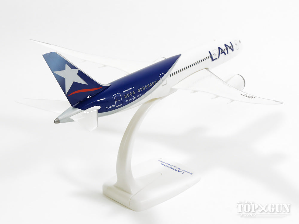 787-8 LAN Airlines CC-BBB (Snap-in model, stand version, no landing gear) 1/200 *Plastic [610292]