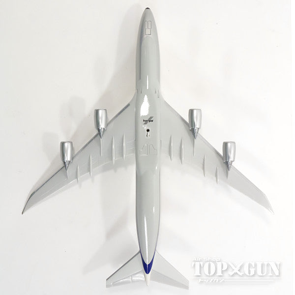 747-8i Lufthansa Special Paint "50s Retro" (Snap-in model, stand version, no landing gear) D-ABYT "Cologne" 1/250 *Plastic [610599]