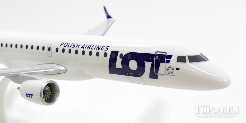 Embraer 195LR LOT Polish Airlines (Snap-in model, stand version, no landing gear) SP-LND 1/100 *Plastic [610605]