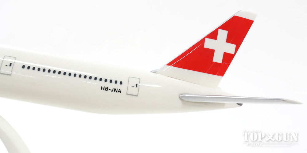 777-300ER Swiss International Air Lines (Snap-in model, stand version, no landing gear) HB-JNA 1/200 *Plastic [610698]