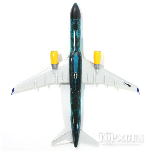 757-200w Icelandair special paint "Hekla Aurora" (snap-in model, stand specification, no landing gear) TF-FIU 1/200 *Plastic [610735]