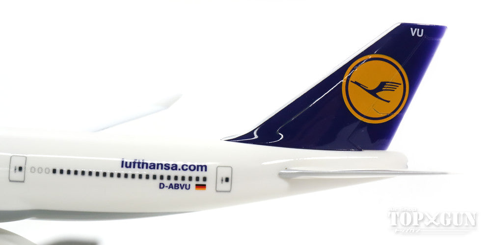 747-400 Lufthansa Special Paint "FC Bayern Munich / China Tour 2015" (Snap-in model, no gear, stand only) D-ABVU "Bayern" 1/250 *Plastic [610827]