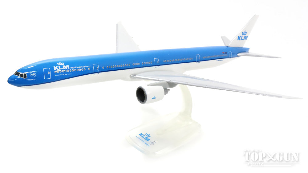 777-300ER KLM Royal Dutch Airlines (Snap-in model, stand version, no landing gear) 1/200 *Plastic [610872]