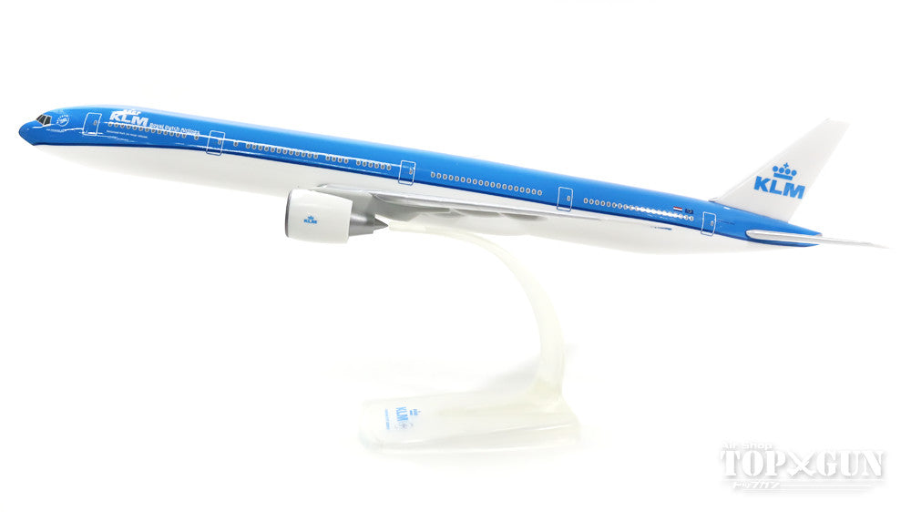 777-300ER KLM Royal Dutch Airlines (Snap-in model, stand version, no landing gear) 1/200 *Plastic [610872]