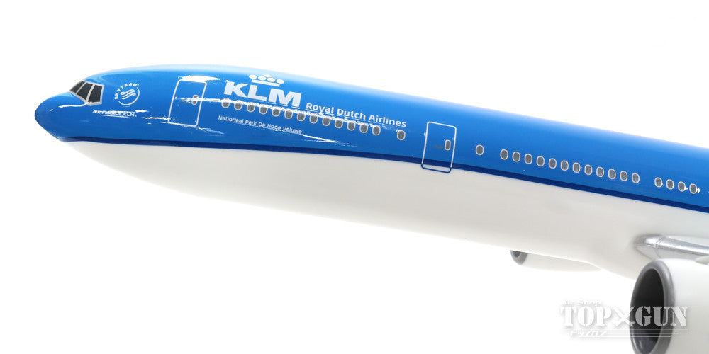 777-300ER KLM Royal Dutch Airlines (Snap-in model, stand version, no landing gear) 1/200 *Plastic [610872]