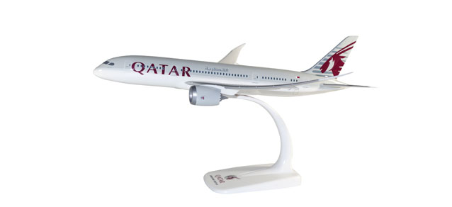 787-8 Qatar Airways (Snap-in model, stand version, no landing gear) A7-BCB 1/200 *Plastic [610896]