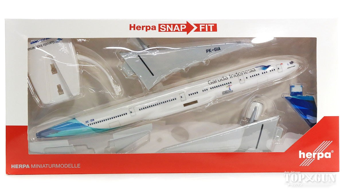 777-300ER ガルーダ・インドネシア航空 （スナップインモデル・スタンド仕様・ランディングギアなし） PK-GIA 1/200 ※プラ製 [611169]