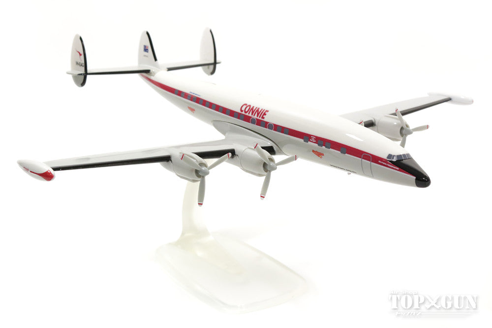 C-121C (L-1049F) Qantas livery (Historic Aircraft Restoration Society HARS preserved aircraft) (Snap-in model, stand included, no gear) VH-EAG 1/125 *Plastic [611251]