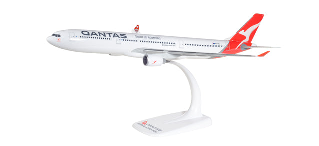 A330-300 Qantas New Paint VH-QPJ (Snap-in Model, No Gear, Stand Only) 1/200 *Plastic [611510]