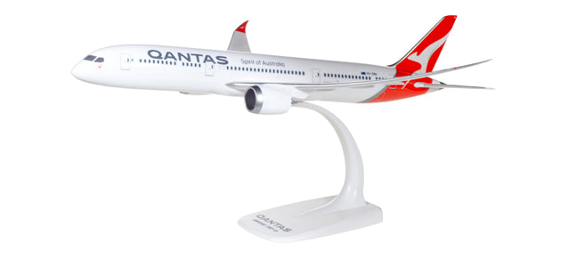 787-9 Qantas New Paint VH-ZNA (Snap-in Model, Stand Model, No Landing Gear) 1/200 *Plastic [611770]