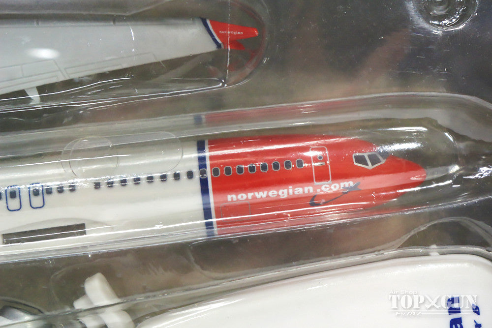 737 MAX8 Norwegian Air Shuttle (Snap-in model, stand version, no landing gear) "Sir Freddie Laker" EI-FYA 1/200 *Plastic [611817]