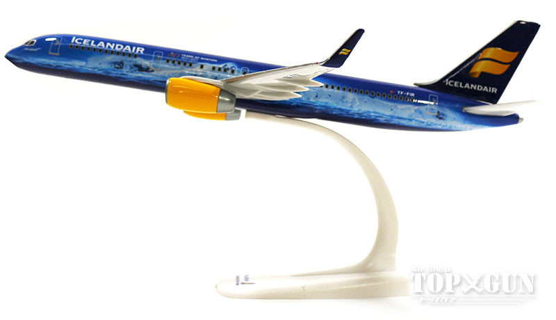 [Pre-order item] 757-200w Icelandair 80th anniversary paint TF-FIR (snap-in model, stand version, no landing gear) 1/200 *Plastic [611848]