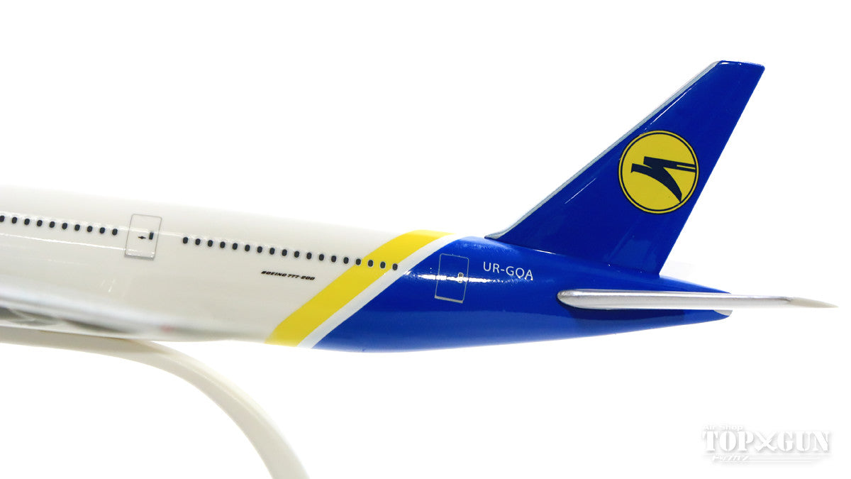 777-200 Ukraine International Airlines UR-GOA (Snap-in model, stand version, no landing gear) 1/200 *Plastic [611992]