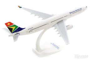 A330-300 南アフリカ航空 ZS-SXI （スナップインモデル・スタンド仕様・ランディングギアなし） 1/200 ※プラ製 [612074]