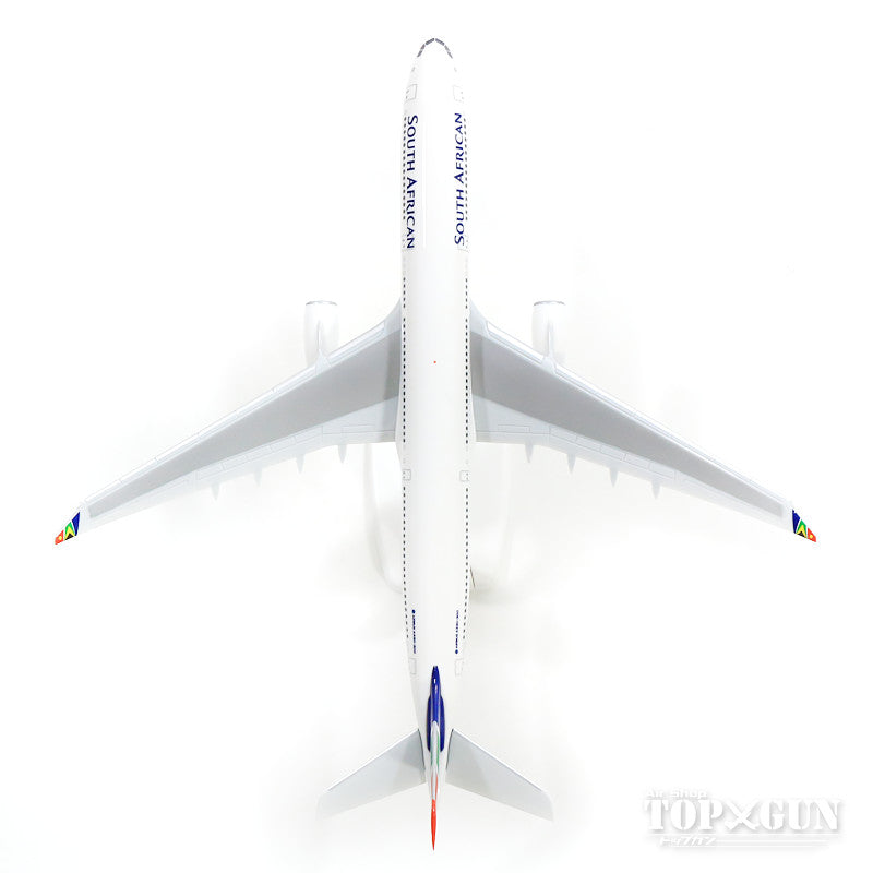 A330-300 South African Airways ZS-SXI (Snap-in model, stand version, no landing gear) 1/200 *Plastic [612074]