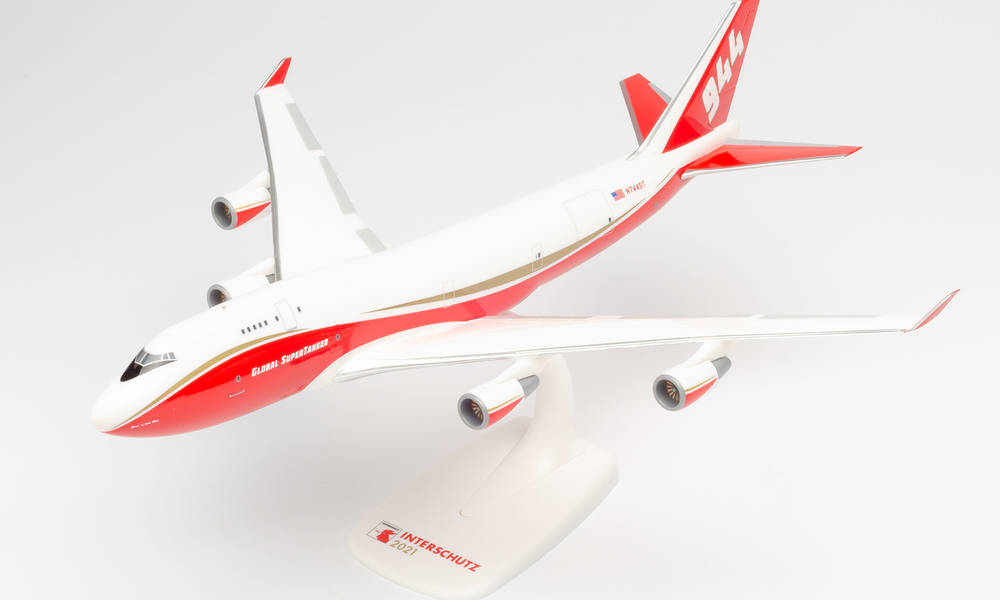 747-400 Global Supertanker N744ST "Spirit of John Muir" (Snap-in model, stand included, no landing gear) 1/250 *Plastic [612609]