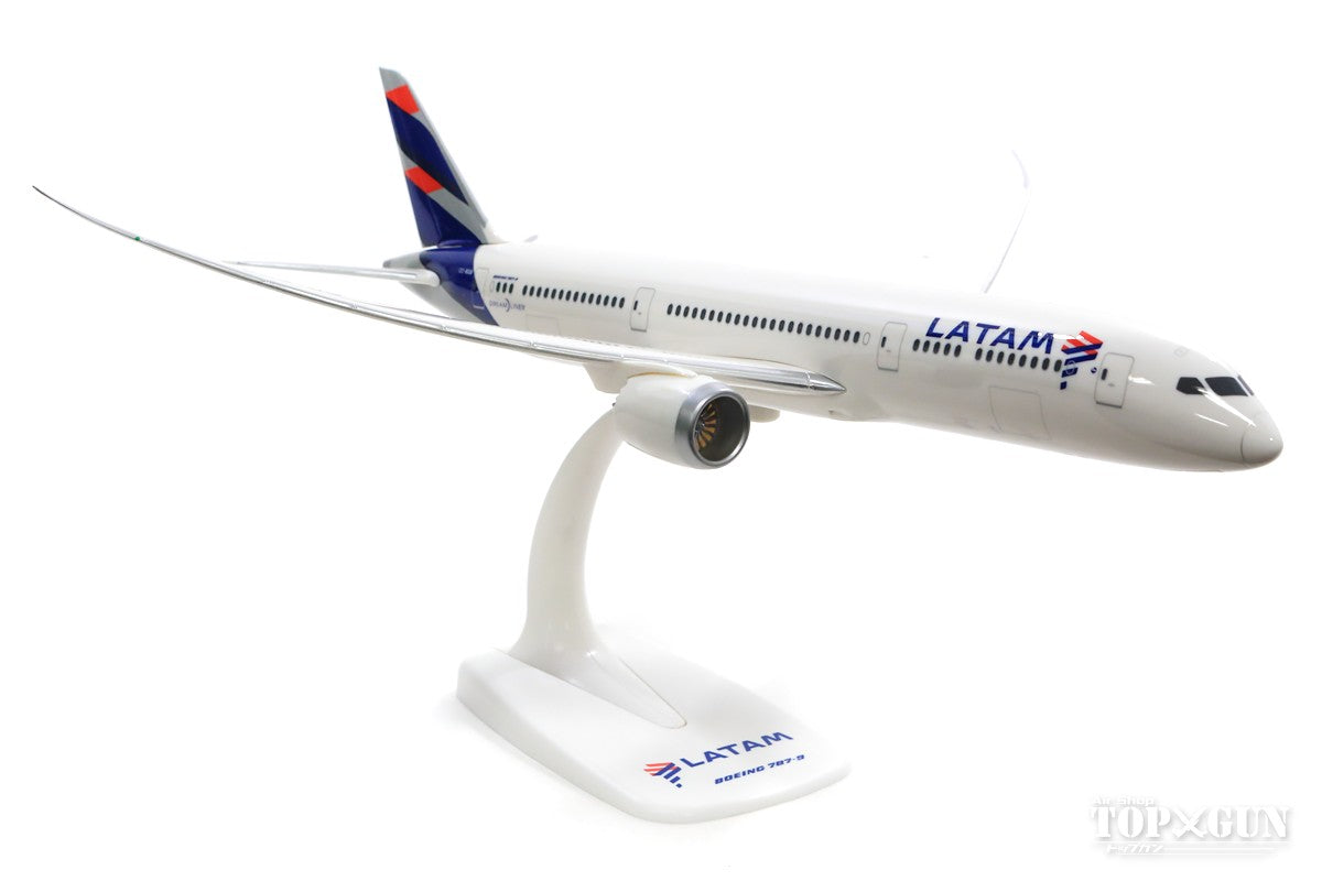 787-9 LATAM Airlines CC-BGB (Snap-in model, stand version, no landing gear) 1/200 *Plastic [612692]