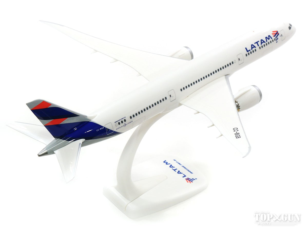 787-9 LATAM Airlines CC-BGB (Snap-in model, stand version, no landing gear) 1/200 *Plastic [612692]