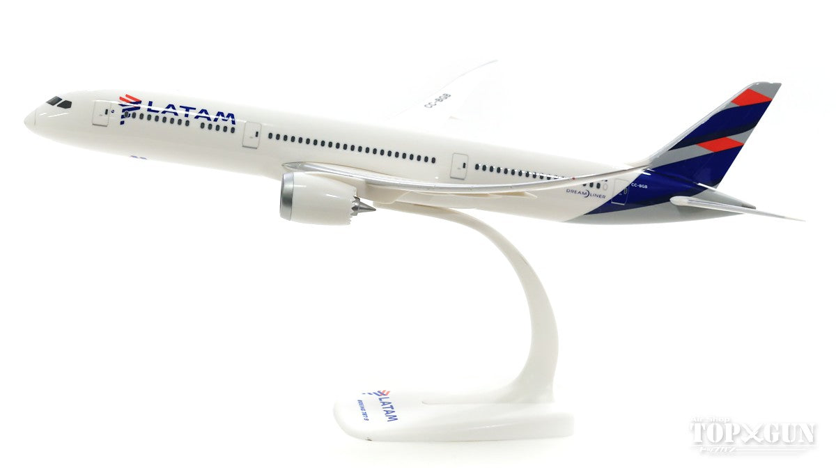 787-9 LATAM Airlines CC-BGB (Snap-in model, stand version, no landing gear) 1/200 *Plastic [612692]